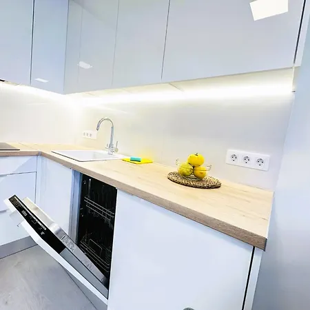 Windsor Park Sea View Апартаменты Адехе