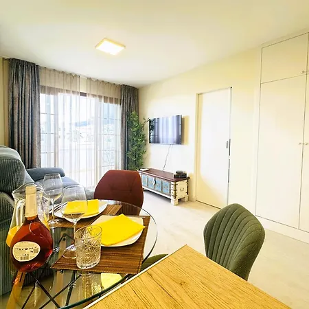 Windsor Park Sea View Адехе