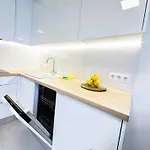 Windsor Park Sea View דירה אדחה